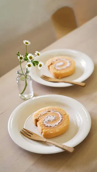 盘子里的西式面包高清摄影图片