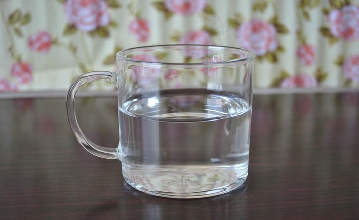 玻璃水杯图片
