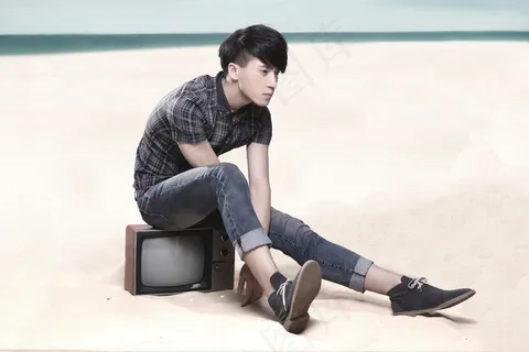 七匹狼图片 七匹狼图片