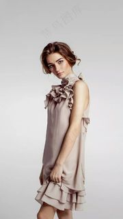 灰色调背景外国美女高清摄影图片