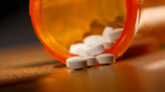 拿药片高清素材