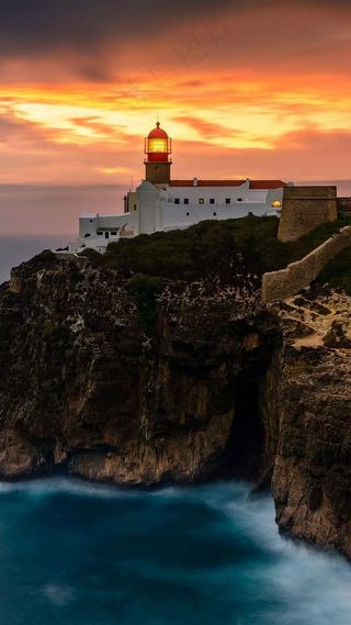 海岸上的灯塔高清摄影图片