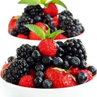 杨桃树莓巧克力红色玫瑰花高清装饰画...