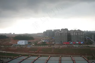 风雨前的黑暗图片