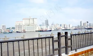 城市海边风景图片