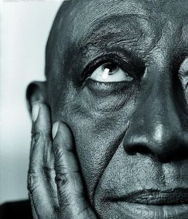 人物面部表情特写图片