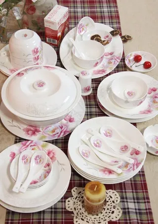 家居厨房餐具图片