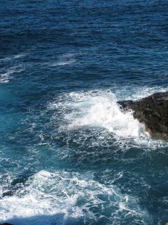 碧蓝的海浪图片