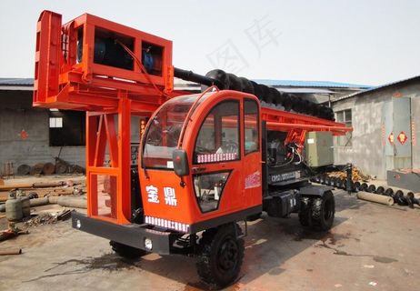 滕州宝鼎单人驾驶室打桩机图片