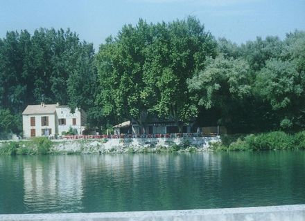 临海的欧美建筑图片