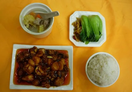 香菇滑鸡饭图片 香菇滑鸡饭图片