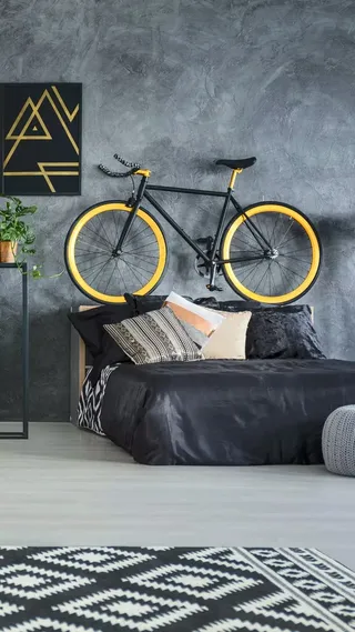 室内床自行车高清摄影图片