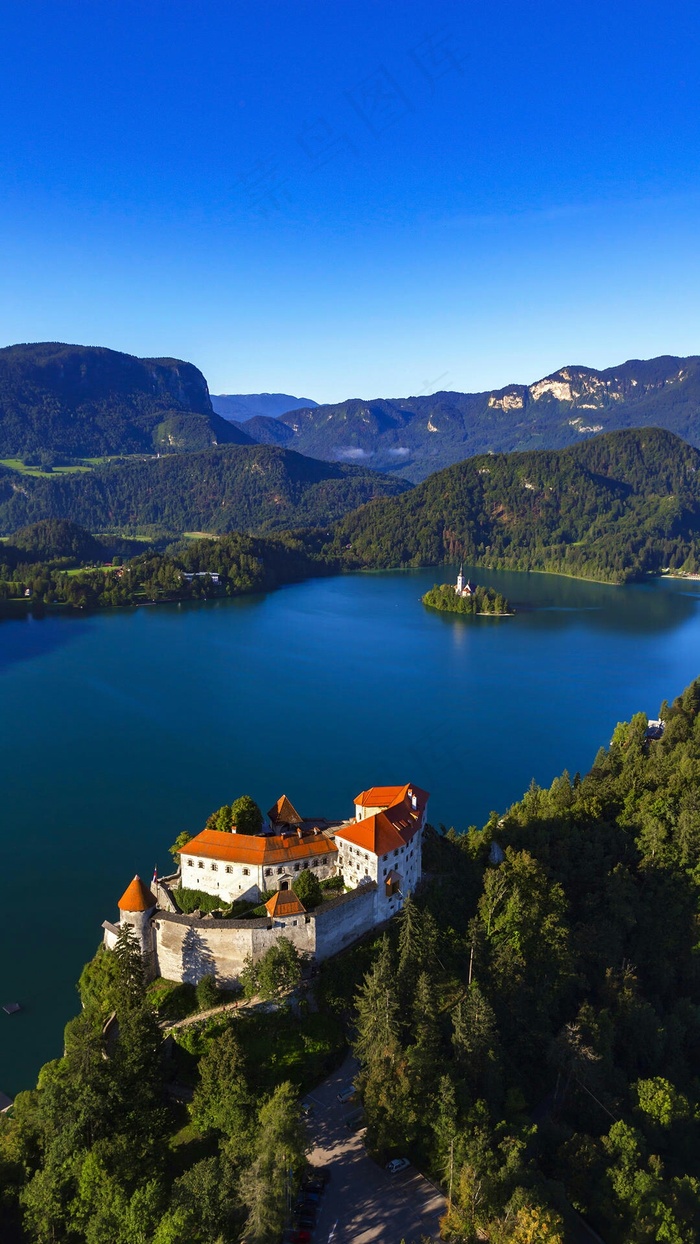 湖泊周边风景高清摄影图片