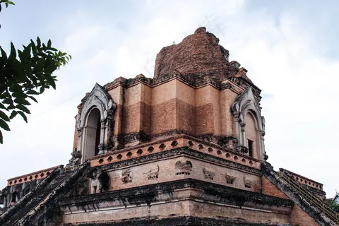 清迈柴迪龙寺庙图片 清迈柴迪龙寺庙图片