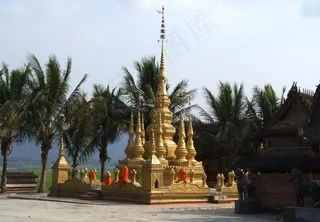 傣族寺庙塔图片