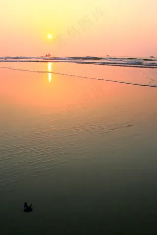 海滩落日图片