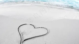 爱心海滩图片