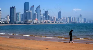 海边城市风景图片