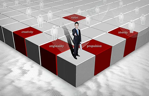 立体方块上的商务男人