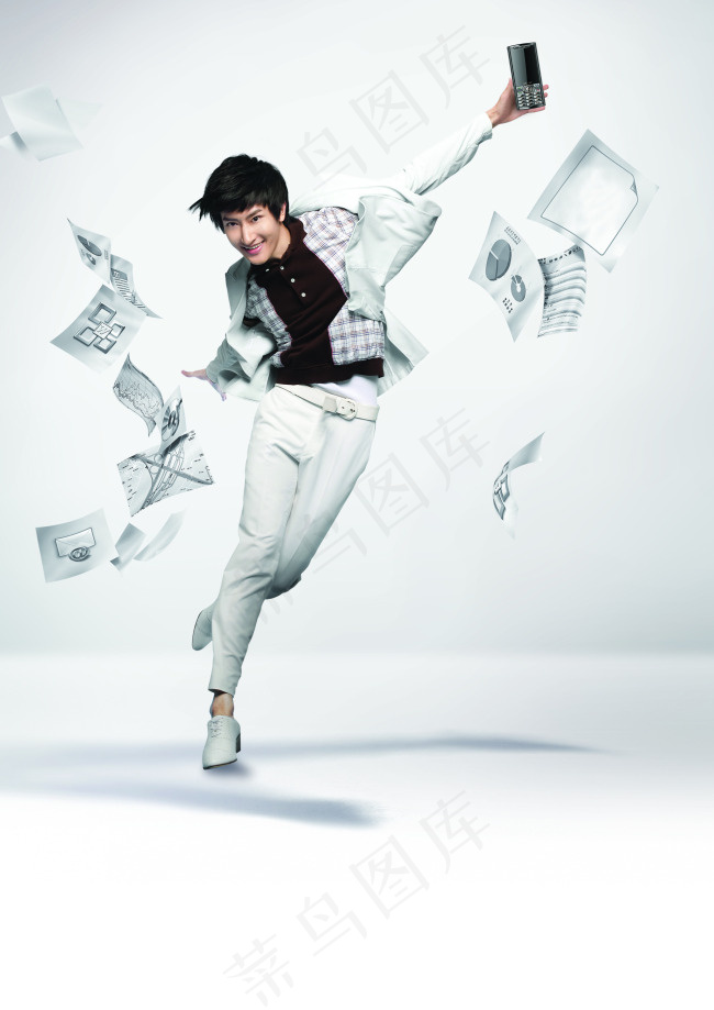 智能音乐手机白衣男模白色背景海报