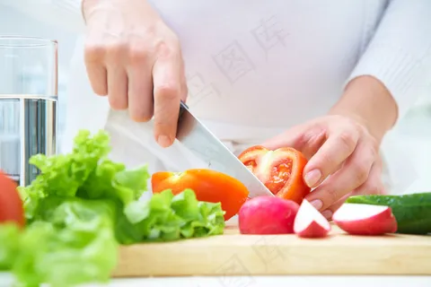 厨师装扮的大人小孩烹饪美食健康家庭情侣亲子素材 厨师装扮的大人小孩烹饪美食健康家庭情侣亲子素材