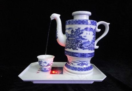 青花瓷 自动 酒壶图片