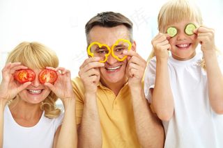 厨师装扮的大人小孩烹饪美食健康家庭情侣亲子素材