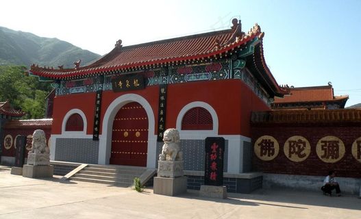 龙泉寺庙图片