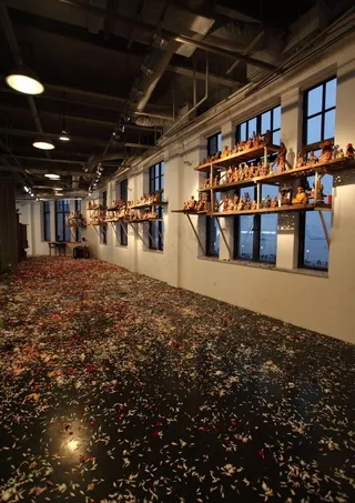 花瓣 神像 窗外图片