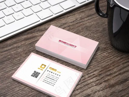 淡粉色创意女性美妆时装名片模板PS...