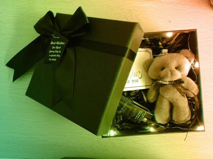 渐变色清新风炫彩生日礼物伴手礼实拍图 