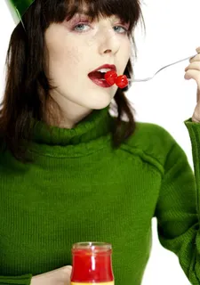 吃健康早餐的美女图片