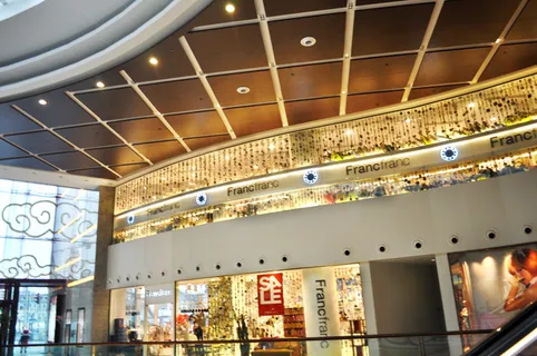大型服饰购物中心图片 大型服饰购物中心图片