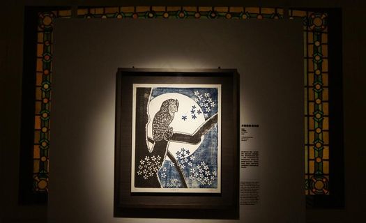 艺术馆中的展品 精致漂亮的美术展品...