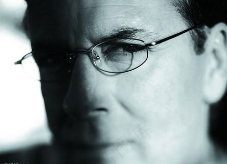 人物面部表情特写图片