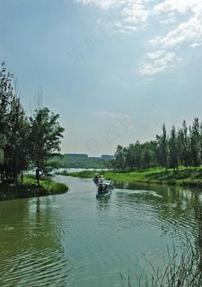北京奥林匹克公园划船游客图片