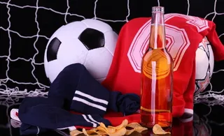 足球和啤酒图片