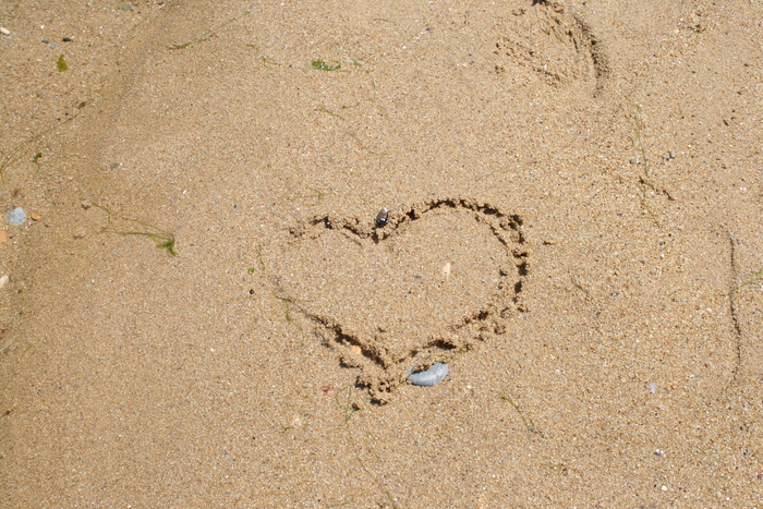 海边 心形图片
