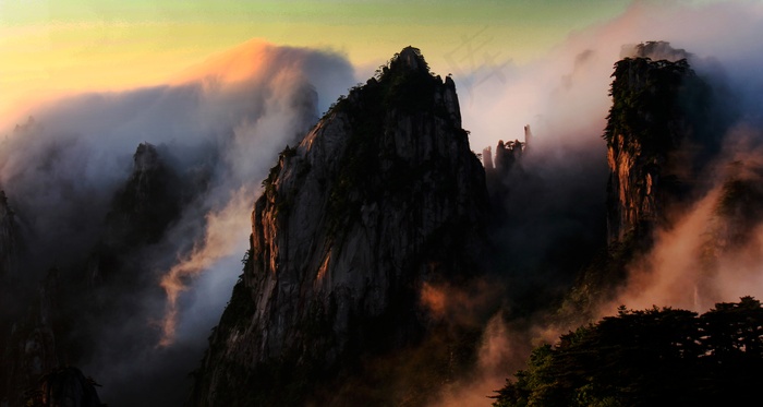 多彩河山图片