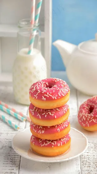 五个甜甜圈高清摄影图片