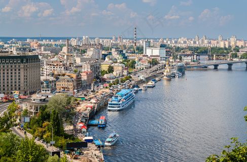基辅河岸边风景图片