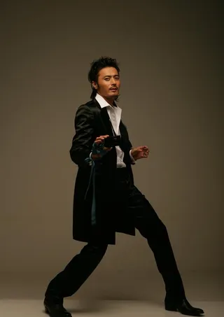 张东健三星蓝调nv数码相机广告图片