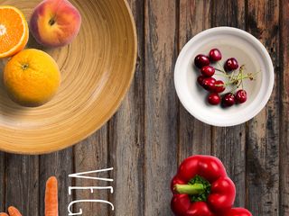 萝卜苹果香蕉水果橘子青椒草莓深色木...