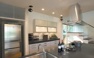 厨房中享受音乐图片