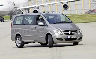 奔驰商务面包车图片