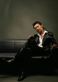 张东健三星蓝调nv数码相机广告图片