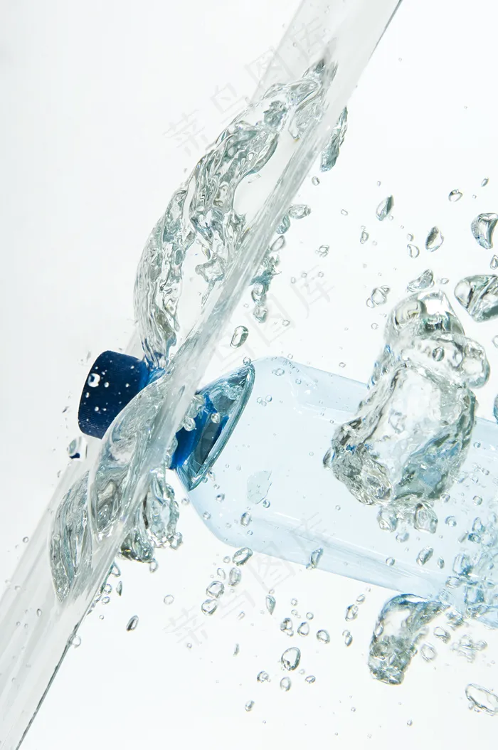 水瓶创意广告摄影图片