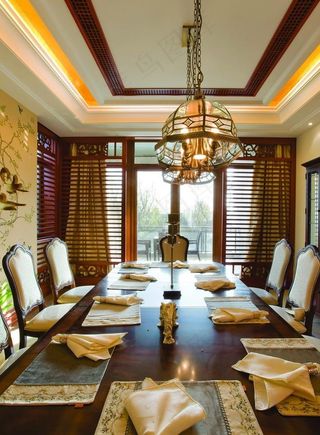 高档欧式餐桌图片