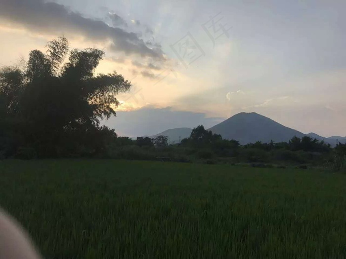 黄昏乡村摄影图