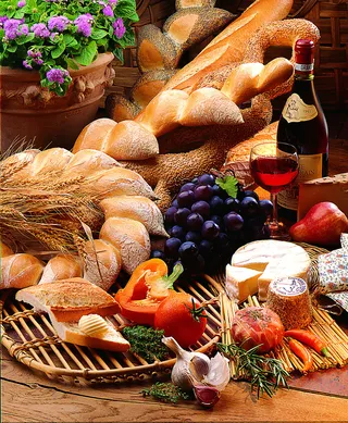 面包和红酒图片